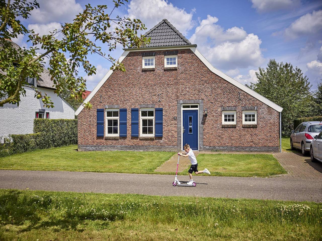Boerderij in Limburg met Zwembad in Limburg