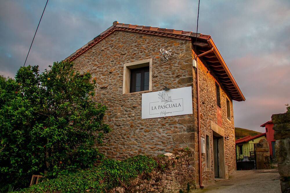 Stone House With Garden Between The Sea And The Mountain in Val de San Vicente, Cantabrian Coast