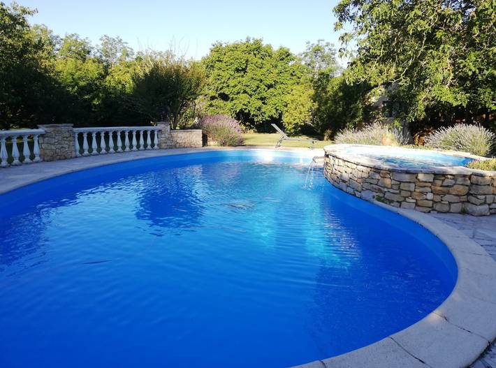 Location de vacances pour 6 personnes, avec jardin ainsi que piscine et terrasse en Dordogne - 4