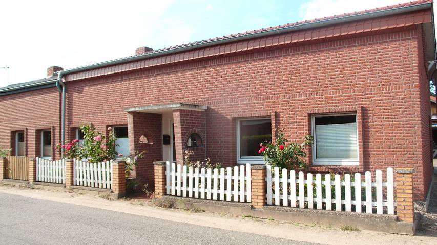 Ferienhaus für 8 Personen, mit Garten und Terrasse in Neukirchen