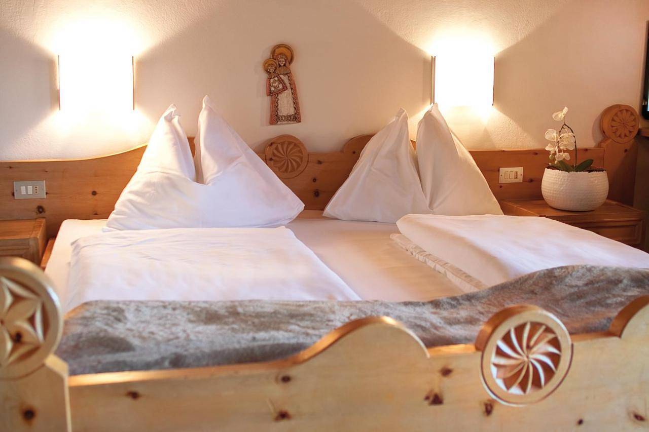 Ferienwohnungen St Hippolyt mit Hallenbad in Algund, Texelgruppe