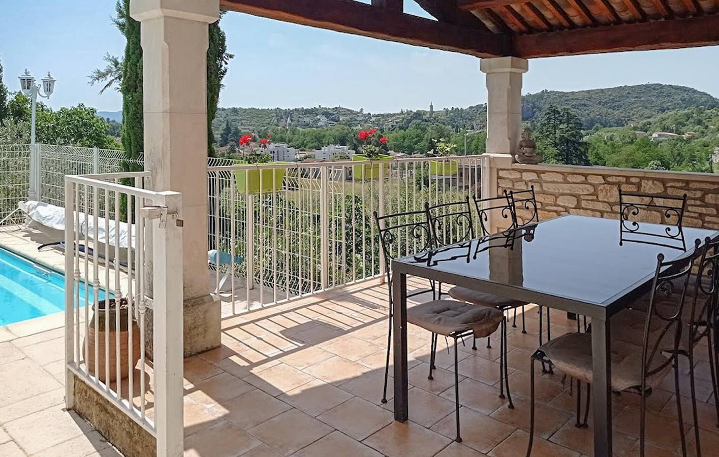 Appartement luxueux avec piscine et climatisation, à 1000m de Saint-Brès in Saint-Ambroix, Parc national des Cévennes