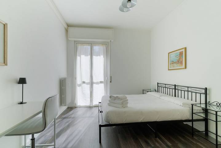 Ganze Wohnung, Ferienwohnung für 4 Personen mit Balkon in Giambellino-Lorenteggio, Mailand