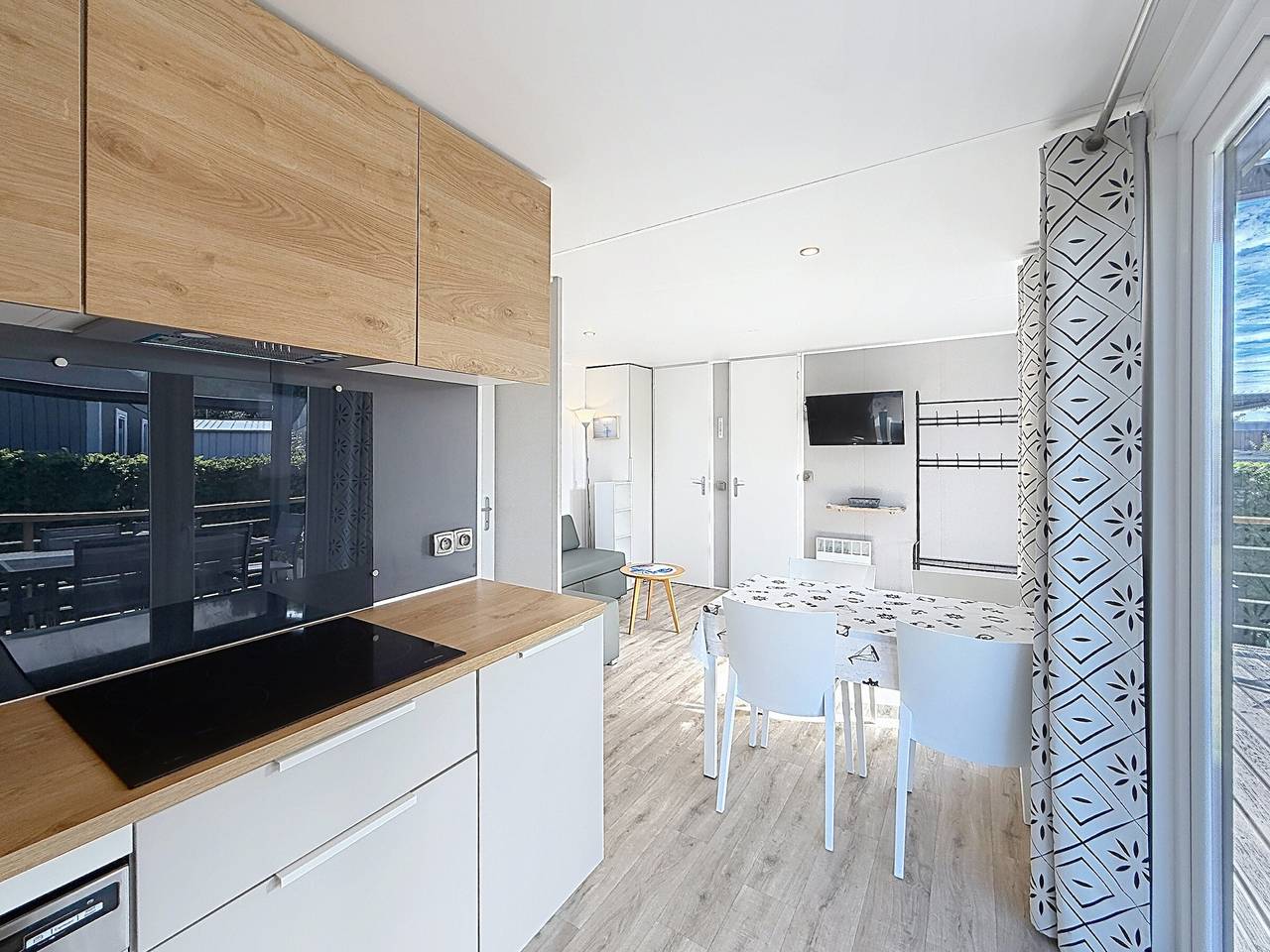 Mobil-home Grand Confort 4 pers: piscine chauffée, près de la plage, parking inclus in Jullouville, Côte de la Déroute