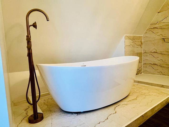 Gîte pour 2 personnes, avec jardin et vue dans Guéron - 3