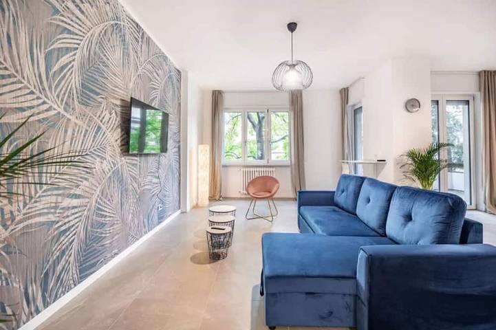 Villa for 7 people, with Balcony and Yard in Milan