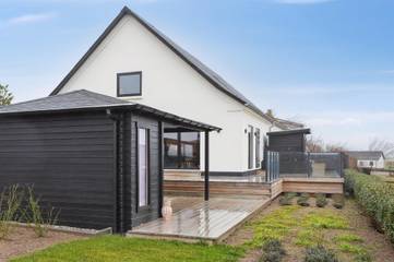 Ferienhaus mit Meerblick für 6 Personen, mit Whirlpool und Sauna sowie Garten und Terrasse auf Langeland