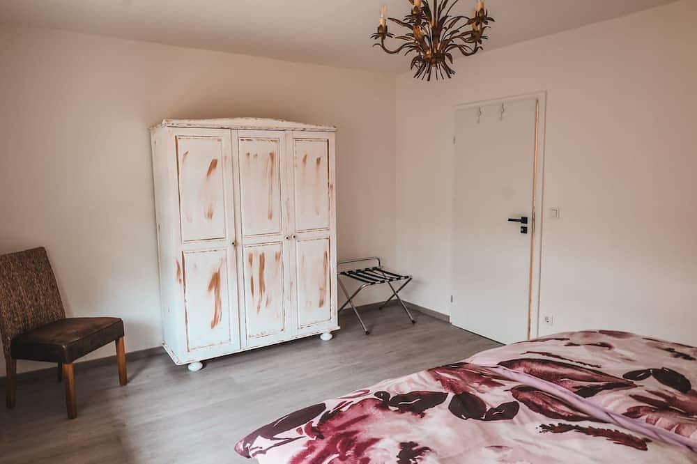 Ganze Wohnung, Ferienwohnung Roswitha 120 m² in der Lüneburger Heide, großer Garten/Terrasse in Hademstorf, Aller-Leine-Tal