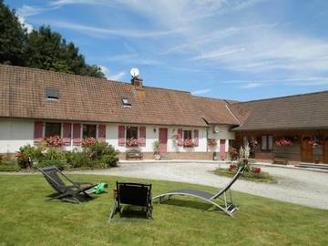 Chambre d’hôte pour 3 personnes, avec terrasse ainsi que vue et jardin à Bourthes
