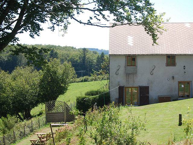 Gîte pour 5 personnes, avec jardin et terrasse à Gien-sur-Cure