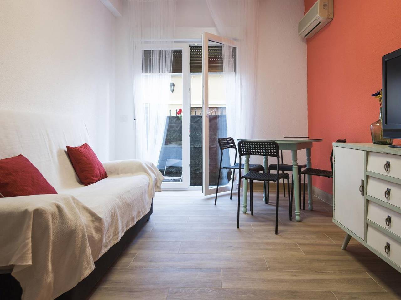 Appartement de vacances entier, San José. Apartment with garage in Tolède, Province de Tolède