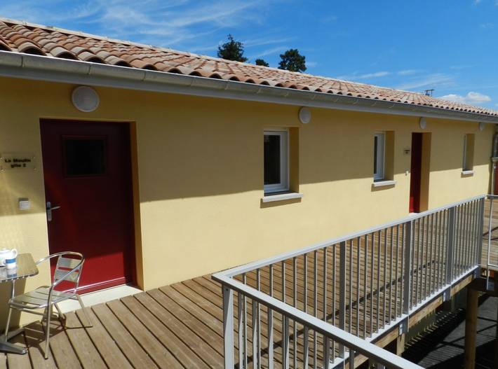 Gîte pour 2 personnes, avec balcon et jardin dans l' Ain