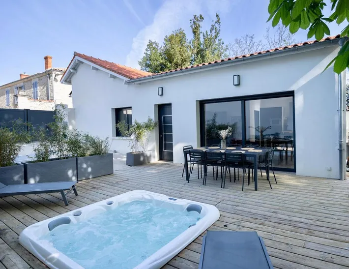 Casa de vacaciones para 8 personas, con jardín además de jacuzzi y terraza - 1