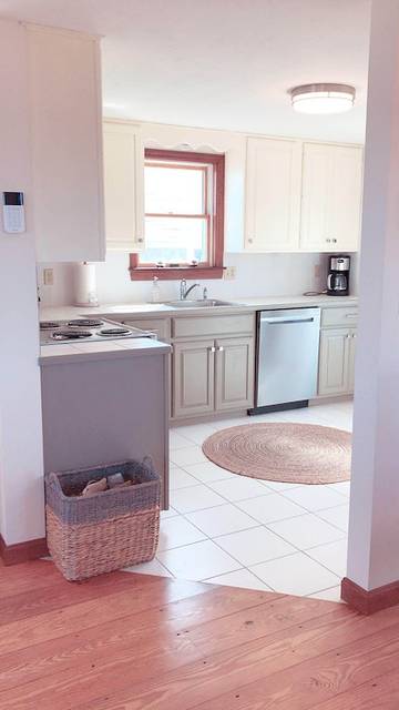 Vacation House for 6 Guests in Barnstable, Cape Cod, Picture 3