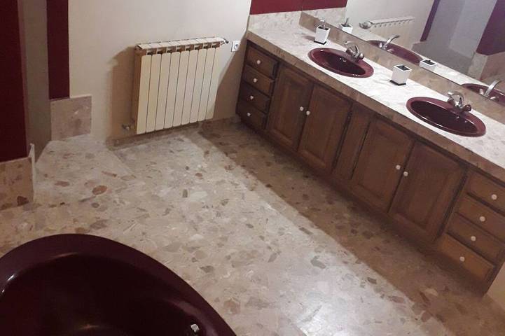 Gîte pour 10 personnes, avec Jardin à Mondragon - 4