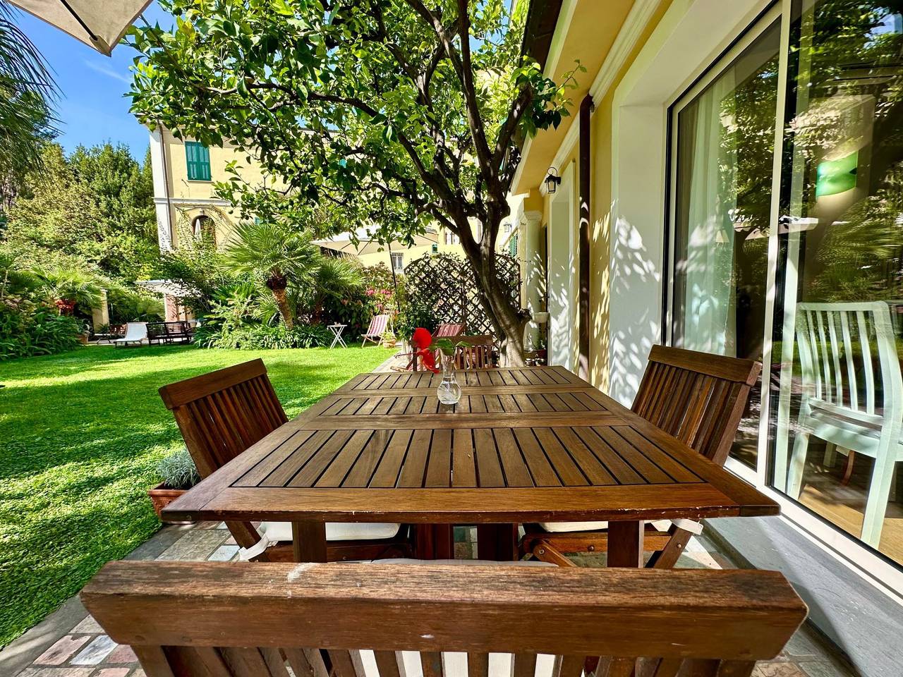 Appartamento intero, Antike Villa-Garten-Privatparkplatz-4 Gäste in Vallecrosia, Riviera di Ponente