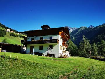 Ferienwohnung für 5 Personen, mit Garten in Virgen