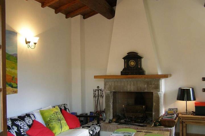 Tagoli: A Peaceful Tuscan Escape with Pool & Breathtaking Views in Fabbriche di Vallico, Fabbriche di Vergemoli
