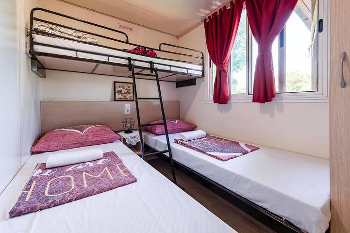 Wunderschönes Haus in Kijani mit Innenpool in Gračac, Zadar