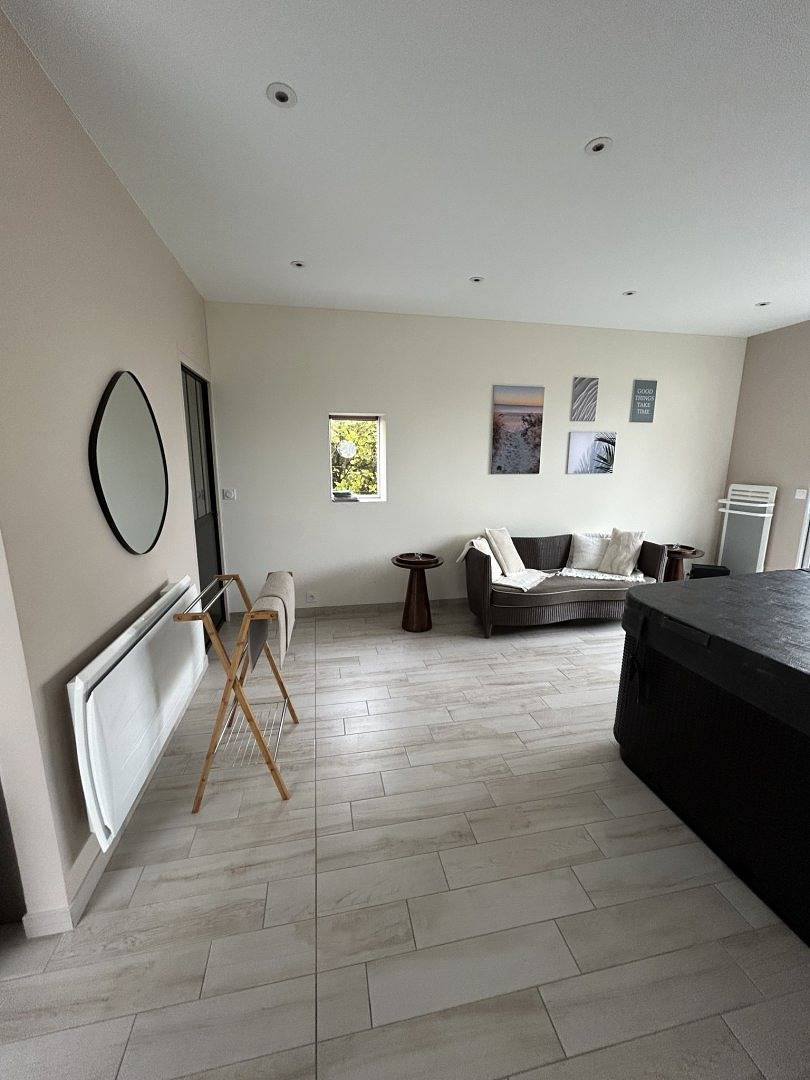 Lamaisoncvl suite privative avec spa à 2,5 km de la mer - Chambre in Denneville, Région de Coutances