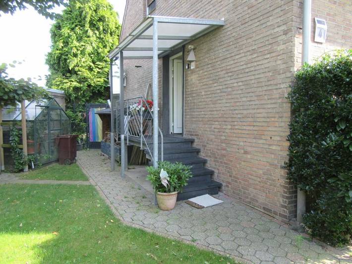Ferienwohnung für 2 Personen, mit Terrasse und Garten sowie Pool und Ausblick