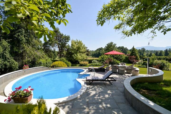 Appartement de vacances pour 2 personnes, avec piscine ainsi que jardin et terrasse, animaux acceptés