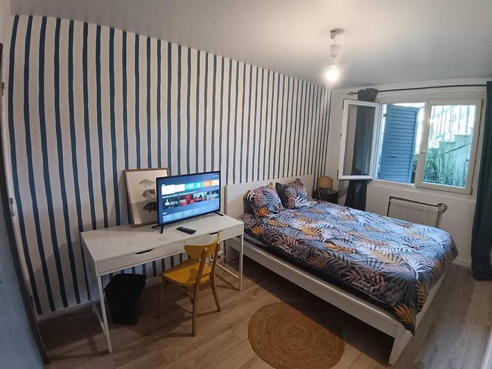 Location de vacances pour 2 personnes, avec terrasse ainsi que piscine et jardin à Mérignac - 2