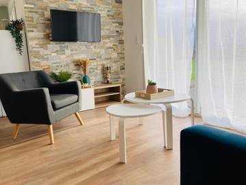 Gîte pour 4 personnes, avec jardin et terrasse à Plerguer