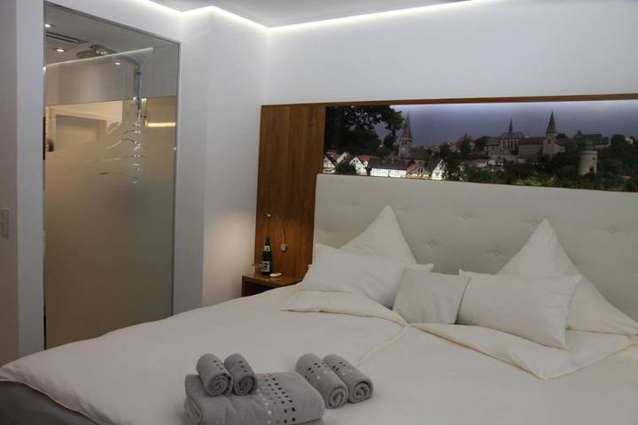 Hotel für 2 Personen, mit Terrasse und Garten sowie Ausblick in Warburg - 3