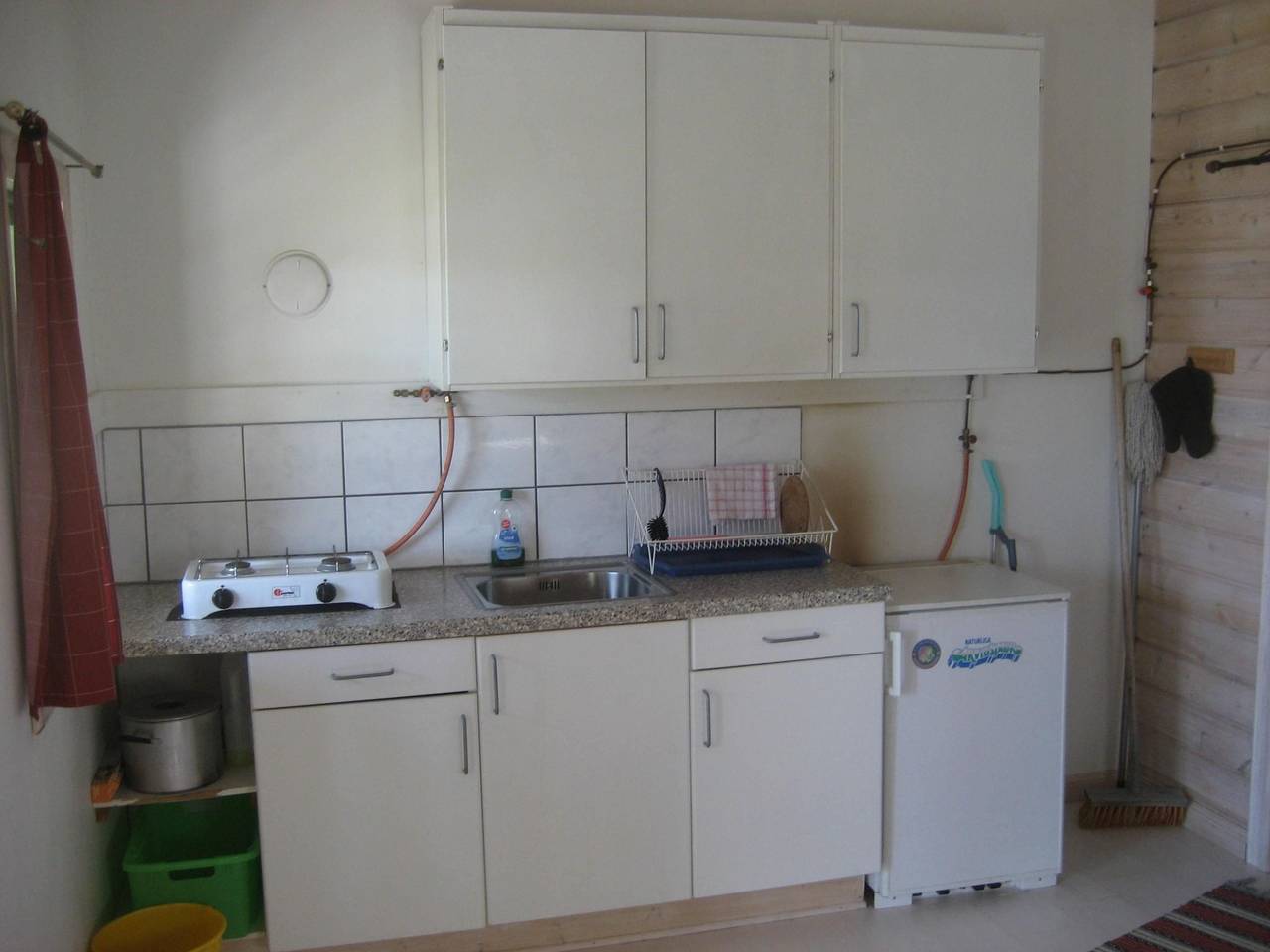 Schwedisches Holzhaus mit Grill und Terrasse in Lappland (Schweden)