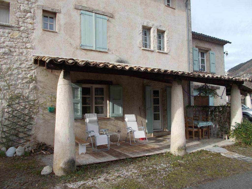 Appartement entier, Apartment with Mountain View in Entrevaux, Région Castellane