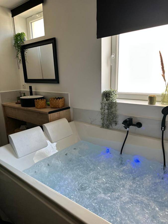 Gîte pour 2 personnes, avec jacuzzi à Moulins - 4