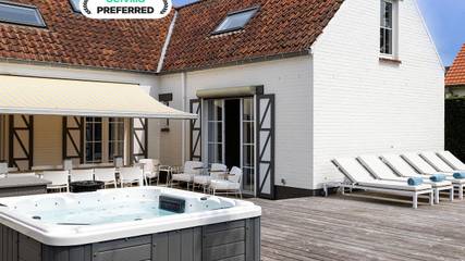 Ferienhaus mit Meerblick für 20 Personen, mit Whirlpool und Garten in Belgien