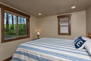 Vacation House for 6 Guests in West Glacier, Glacier National Park, Picture 3