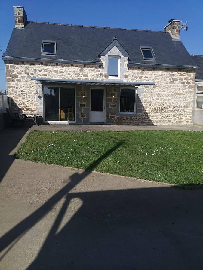 Location de vacances pour 6 personnes, avec Jacuzzi ainsi que Terrasse et Jardin à La Méaugon