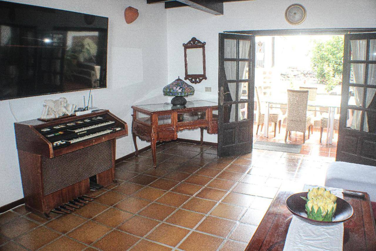 Twin Room with Shared Bathroom in Puerto del Carmen, Tías