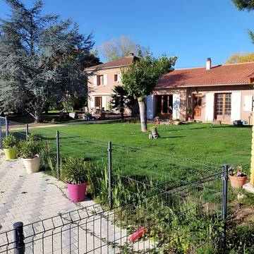 Gîte pour 9 Personnes dans Rentières, Région de Besse-et-Saint-Anastaise, Photo 1