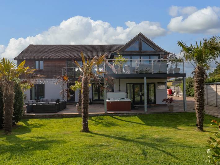 Casa rural para 12 personas, con jardín y balcón - 1