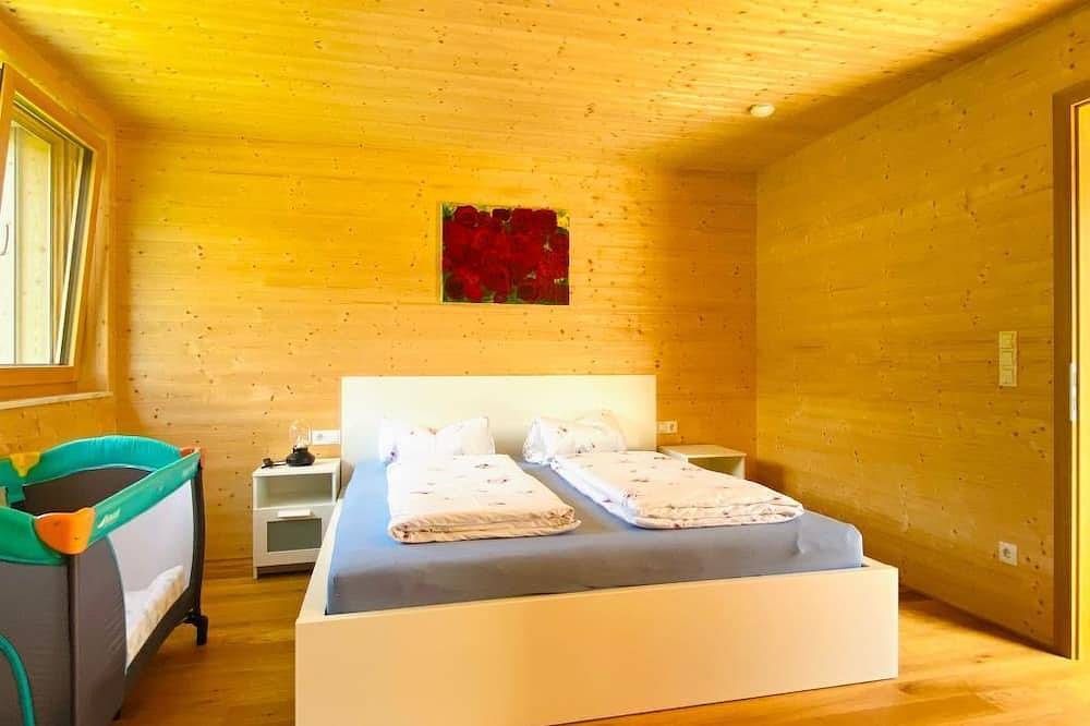 Ganze Wohnung, Neue Ferienwohnung in Schwarzenberg mit Garten und Grill in Schwarzenberg, Bodensee-Vorarlberg
