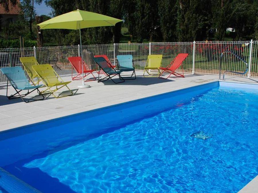 Camping Les Tournesols - Zelt 4 personen - Zeltbungalow Karibik 20m² mit Terrasse 10.5m² - ohne Sanitäranlagen 2 Zimmer 4 pers. in Le Grez, Parc naturel régional Normandie-Maine