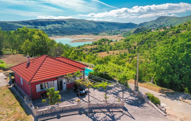 Dom wakacyjny dla 8 osób, z ogród i taras oraz widok na jezioro w Bośnia i Hercegowina