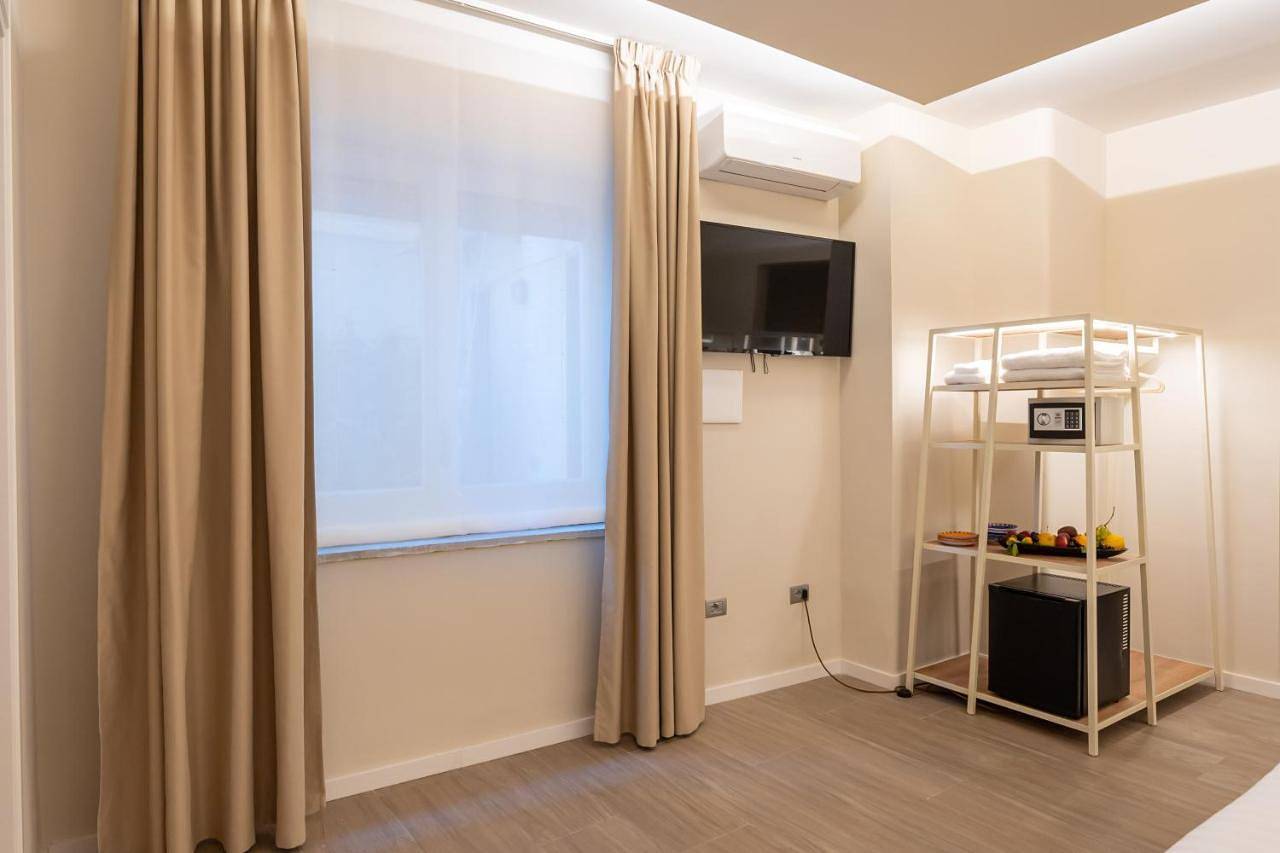 Double Room with Private Bathroom in Pozzuoli, Napoli e dintorni
