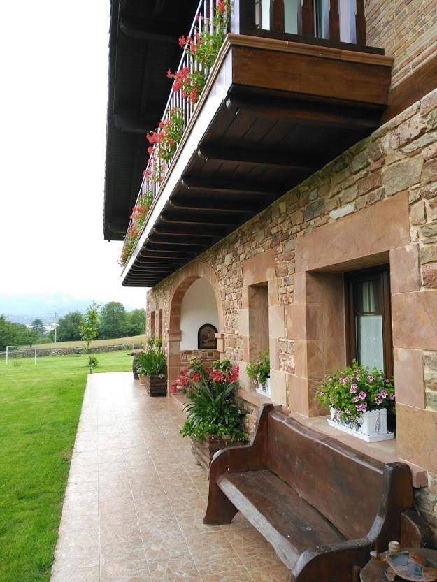 Casa rural para 16 personas, con vistas y jardín, Se admiten mascotas en el País Vasco - 3