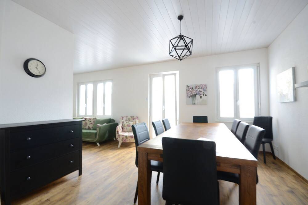 Entire apartment, Stylish new apartment located 3 mins walk from Interlaken West station. in Interlaken, Lake Thun