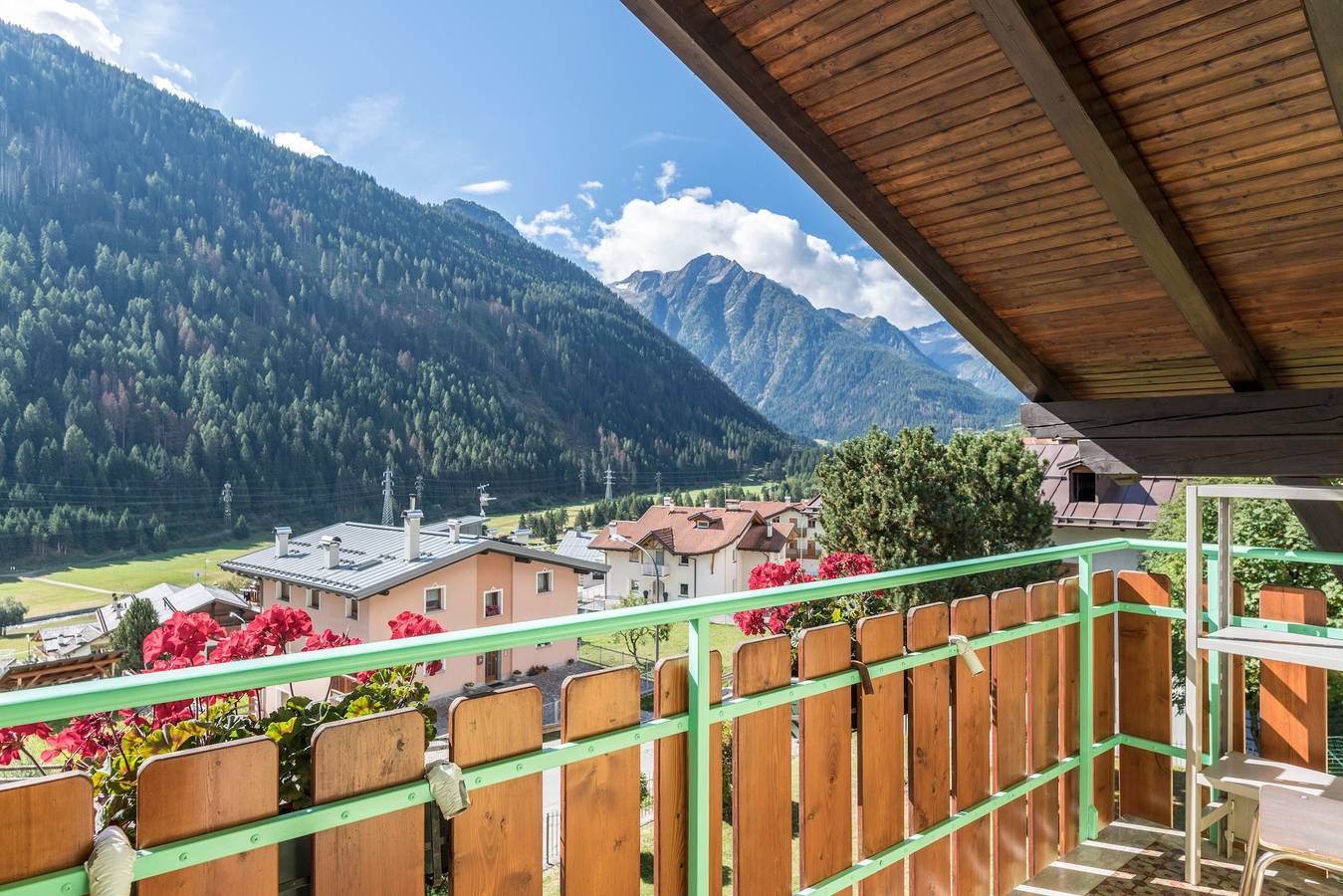 Casa vacanze "Casa Vacanza Zambotti" con vista sulle montagne e giardino privato in Fraviano, Vermiglio