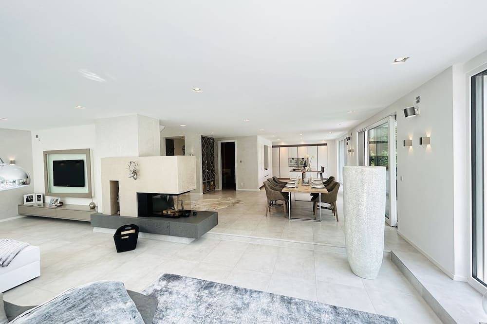 Villa in Oberaudorf - sauna, pools, whirlpool, fireplace, chimney, gym in Oberaudorf, Bayerische Alpen