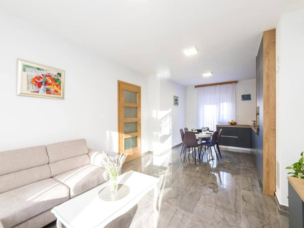 Mihael Holiday House - Three Bedroom Holiday Home with jacuzzi in Zadar Stadt, Zadar (Kommun)