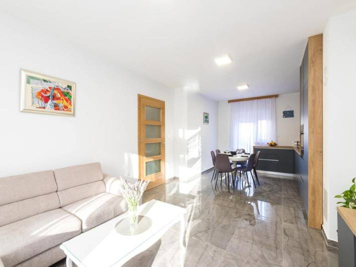 Mihael Holiday House - Three Bedroom Holiday Home with jacuzzi in Zadar Stadt, Zadar (Kommun)