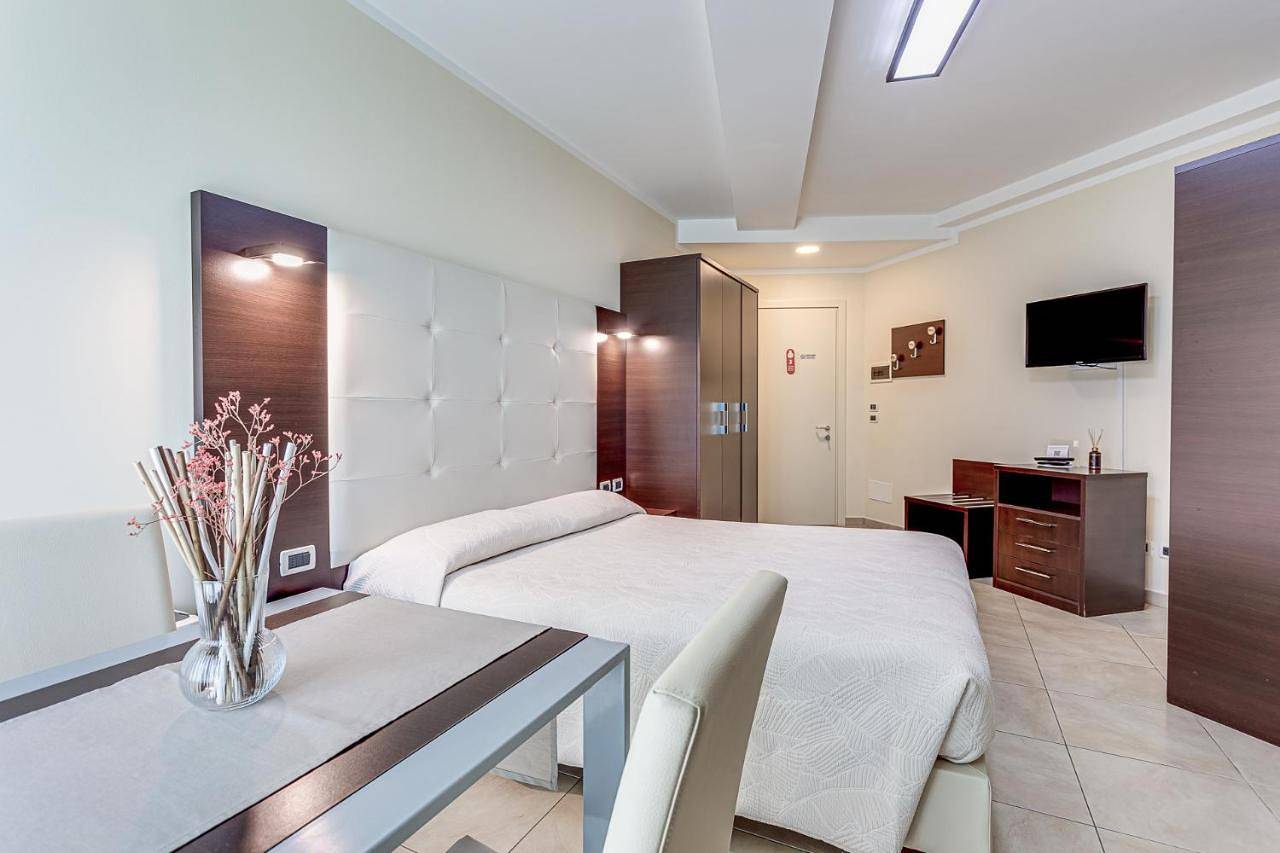 Hotel-Residence- Le Dune Breakfast & private beach included in Punta Marina, Province de Ravenne
