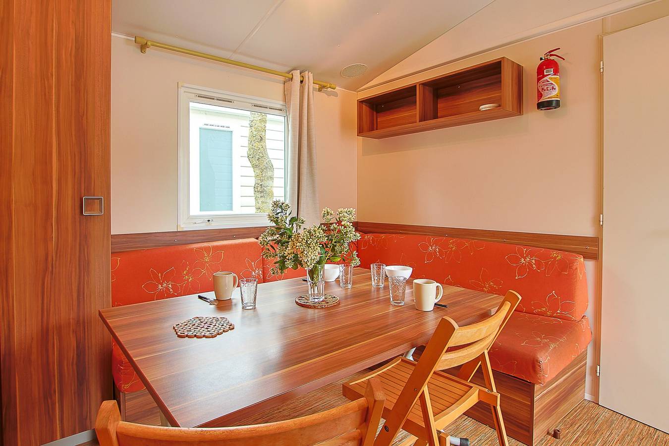 Mobile Home "Le Marie Elodie 85" avec 2 piscines partagées, terrasse privée et Wi-Fi in Angles, Vendée